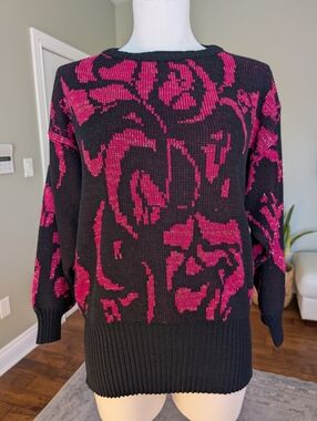 Women’s Black & Fuchsia Patterned Knit Sweater